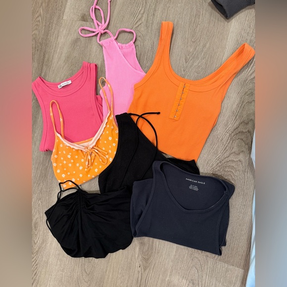 Bundle of super cute tanks perfect colors and perfect fit!! - Picture 1 of 8